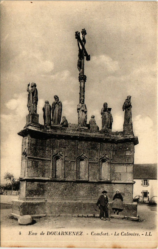 Carte postale ancienne Env. de Douarnenez - Comfort - Le Calvaire à Douarnenez