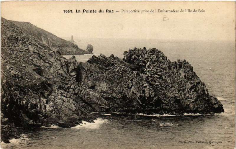 Carte postale ancienne La Pointe du Raz - Perspective prise de l'Embarcadere de i'Ile