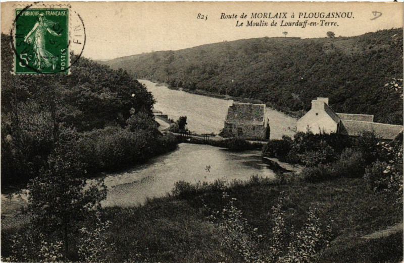 Carte postale ancienne Route de Morlaix a Plougasnou - Le Moulin de Lourduff-en-Terre à Morlaix