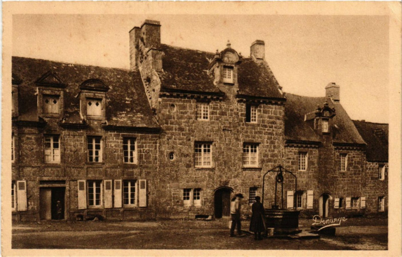 Carte postale ancienne Locronan (Finistere) - Vieilles Maisons (Xvi siécle) à Locronan
