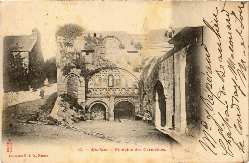 Carte postale ancienne Morlaix - Fontaine des Carmélites à Morlaix