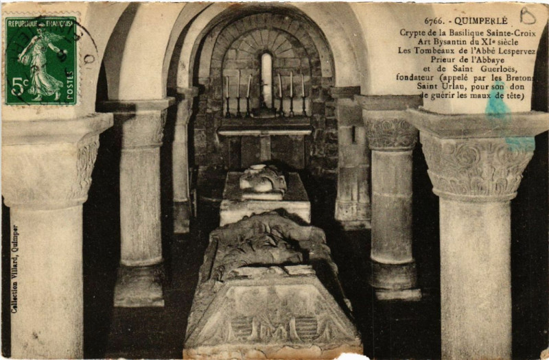 Carte postale ancienne Quimperle - Crypte de la Basilique Ste-Croix - Art Bysantin à Quimperlé