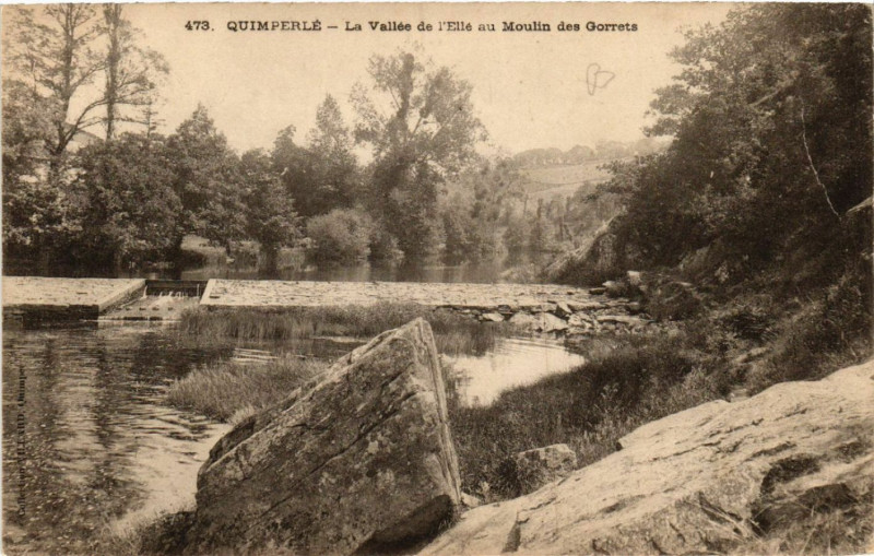 Carte postale ancienne Quimperle - La Vallée de l'Ellé au Moulin des Gorrets à Quimperlé