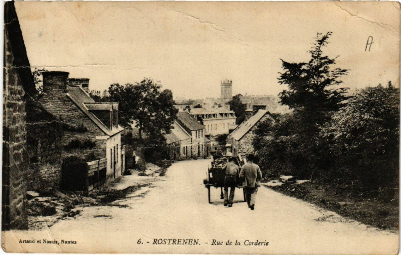 Carte postale ancienne Rostrenen - Rue de la Cordelie