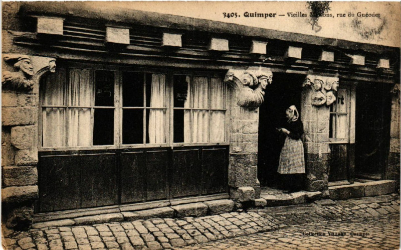 Carte postale ancienne Quimper - Vieilles Maisons rue du Guéodet à Quimper