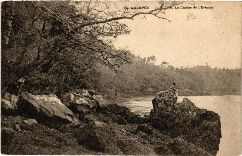 Carte postale ancienne Quimper - La riviere - La Chaise de l'Evéque à Quimper