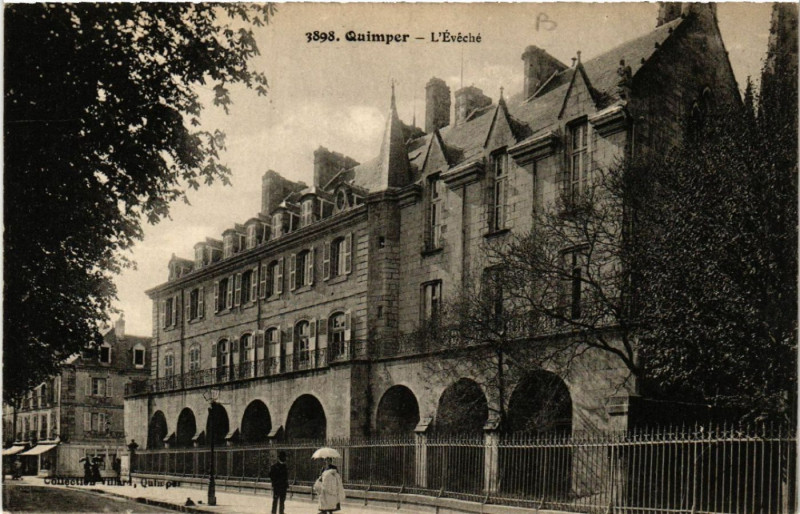 Carte postale ancienne Quimper - L'Evéché à Quimper