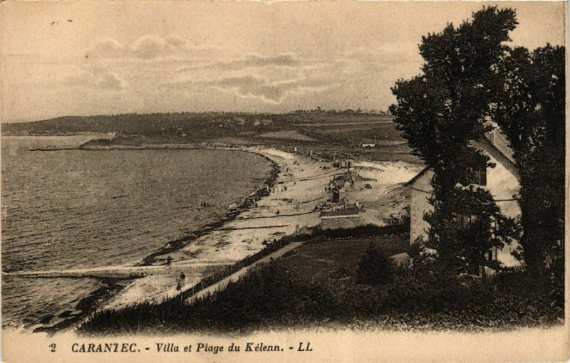 Carte postale ancienne Carantec - Villa et Plage du Kélenn à Carantec