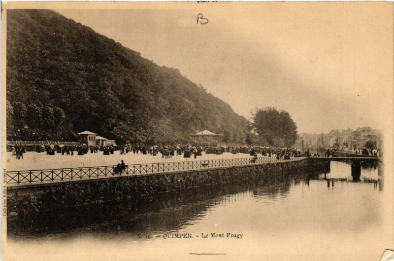 Carte postale ancienne Quimper - Le Mont Frugy à Quimper