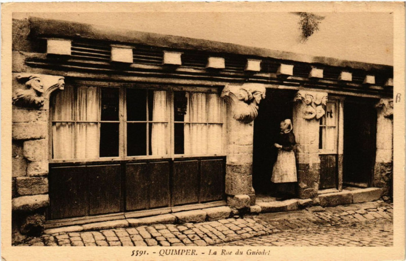 Carte postale ancienne Quimper - La Rue du Guéodet à Quimper