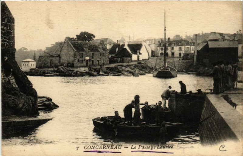 Carte postale ancienne Concarneau - Le Passage Lauriec à Concarneau