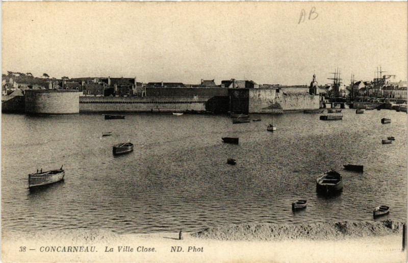 Carte postale ancienne Concarneau - La Ville Close à Concarneau