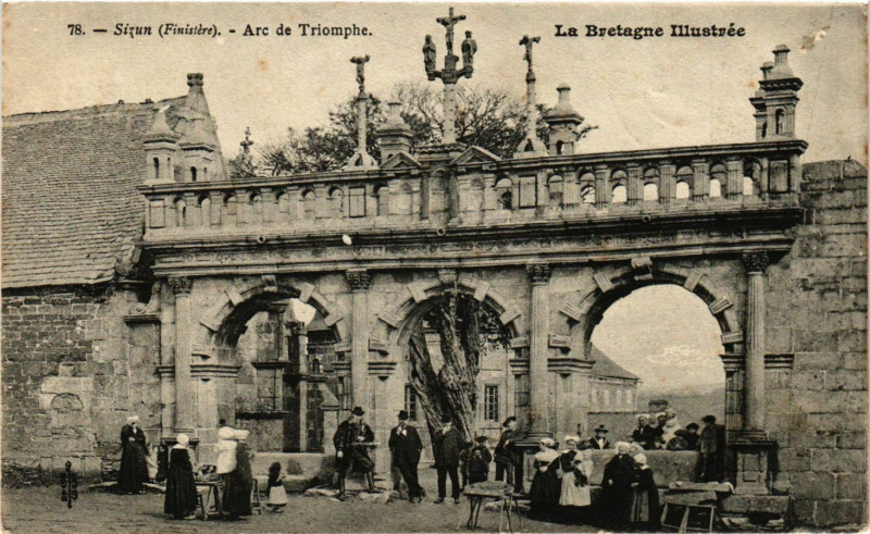 Carte postale ancienne Sizun - Arc de Triomphe à Sizun