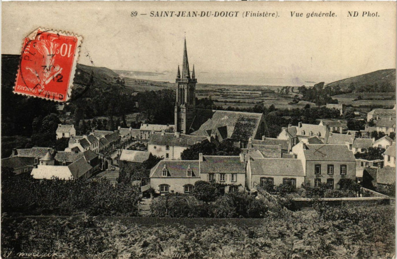 Carte postale ancienne Saint-Jean-du-Doigt - vue générale à Saint-Jean-du-Doigt