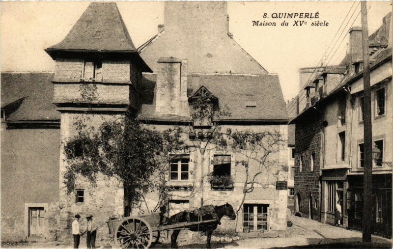 Carte postale ancienne Quimperle - Maison du XVe Siecle à Quimperlé