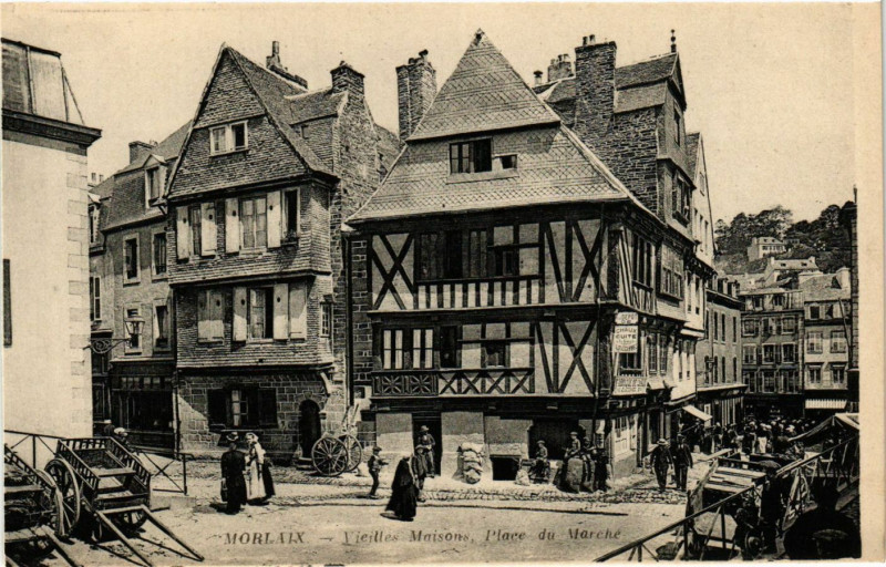 Carte postale ancienne Morlaix - Vieilles Maisons - Place de Marché à Morlaix