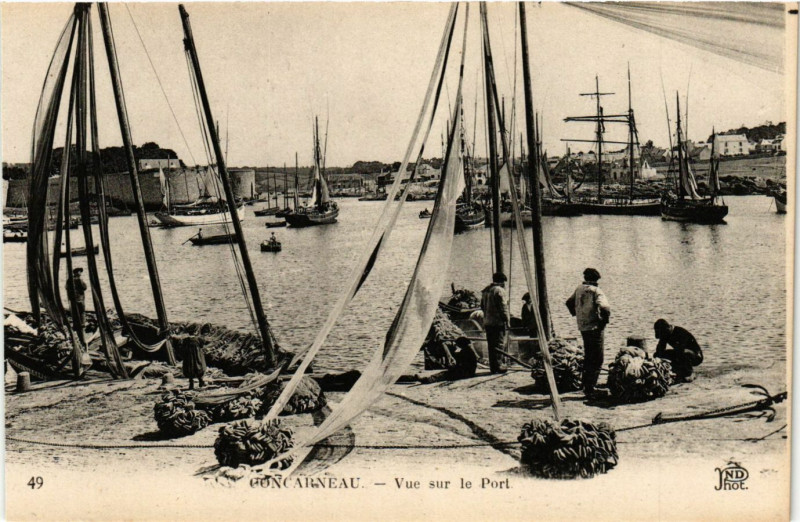 Carte postale ancienne Concarneau - Vue sur le Port à Concarneau