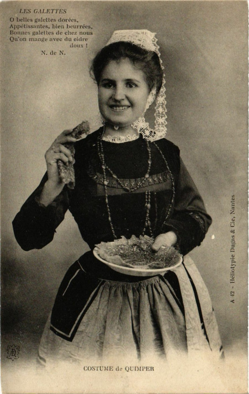 Carte postale ancienne Quimper - Costume de Quimper à Quimper