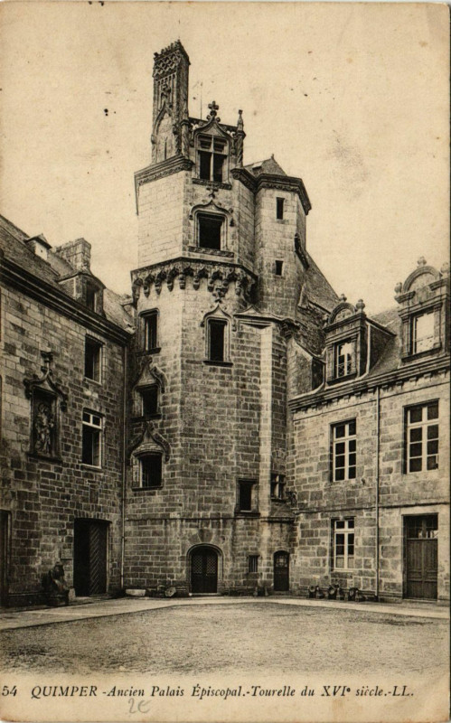 Carte postale ancienne Quimper - Ancien Palais Episcopal à Quimper