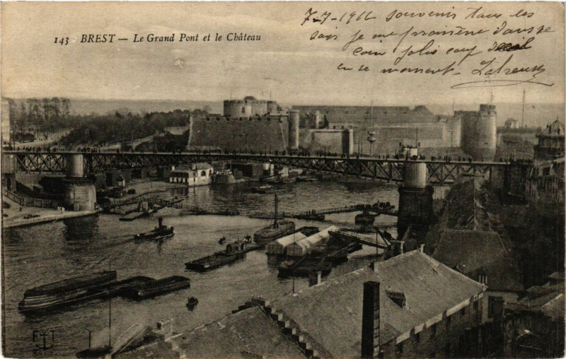 Carte postale ancienne Brest - Le Grand Pont et le Chateau à Brest