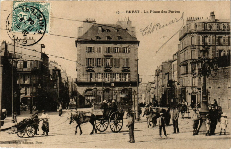 Carte postale ancienne Brest - La Place des Portes à Brest