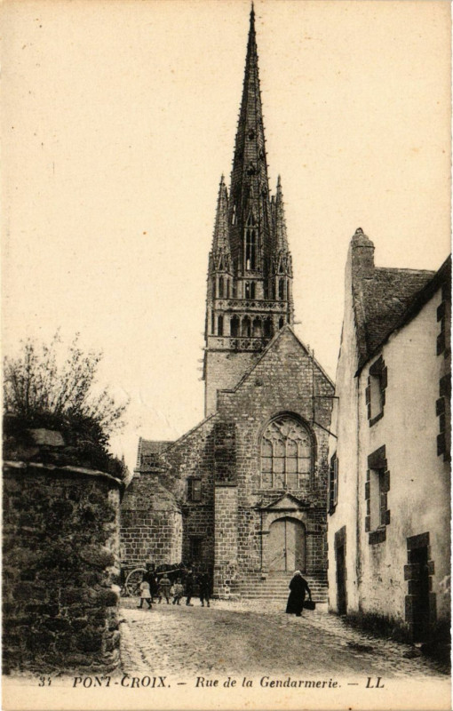Carte postale ancienne Pont-Croix - Rue de la Gendarmerie à Pont-Croix