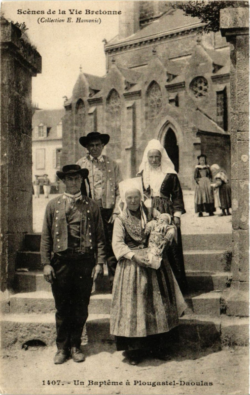 Carte postale ancienne Plougastel-Daoulas - Un Bapteme a Plougastel-Daoulas à Plougastel-Daoulas