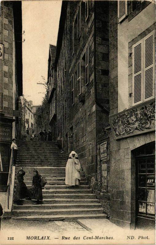 Carte postale ancienne Morlaix - Rue des Cent-Marches à Morlaix