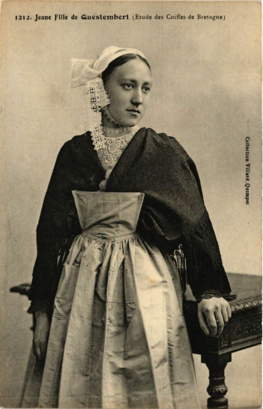 Carte postale ancienne Jeune Fille de Questembert