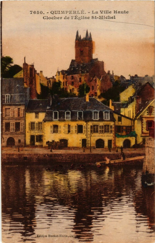 Carte postale ancienne Quimperle - La Ville Haute Clocher de l'Eglise St-Michel à Quimperlé