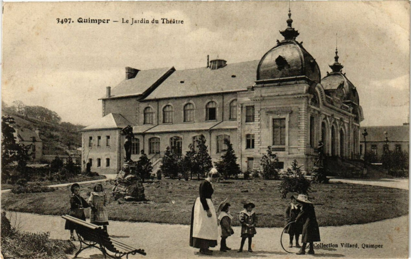 Carte postale ancienne Quimper - Le Jardin du Theatre à Quimper