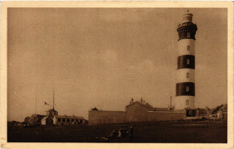 Carte postale ancienne Ouessant Phare du Creach à Ouessant