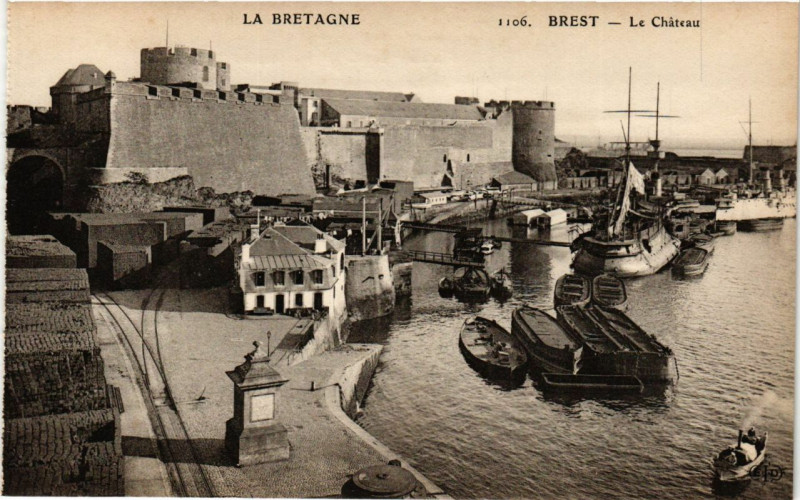 Carte postale ancienne Brest - Le Chateau à Brest