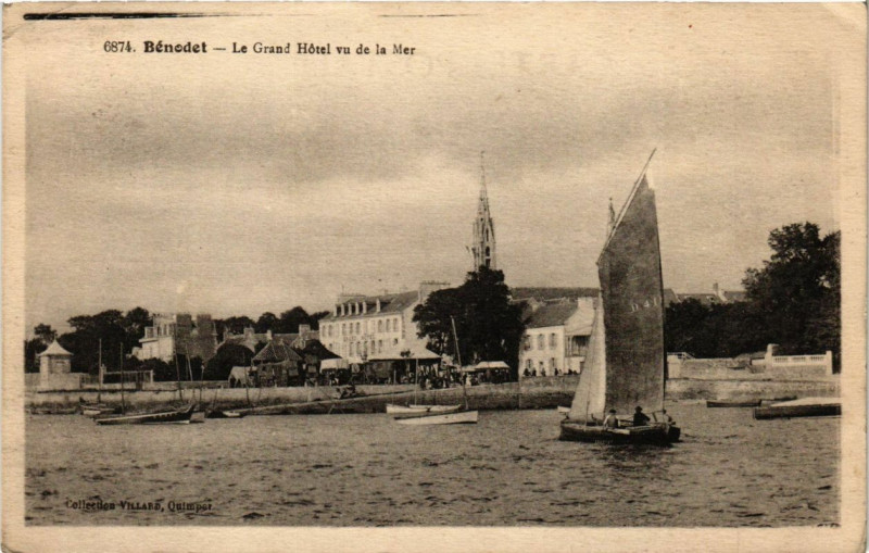 Carte postale ancienne Benodet - Le Grand Hotel vu de la Mer à Bénodet