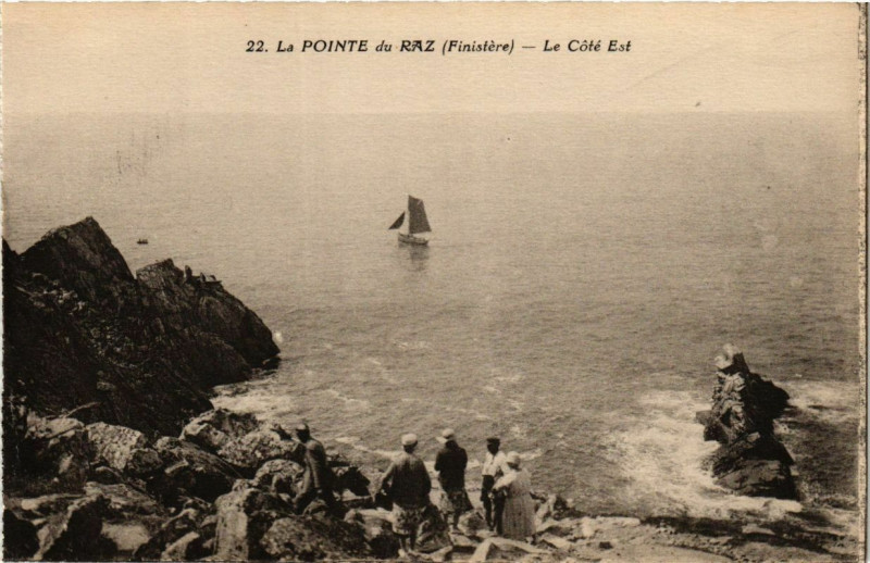 Carte postale ancienne La Pointe du Raz - Le Cote Est