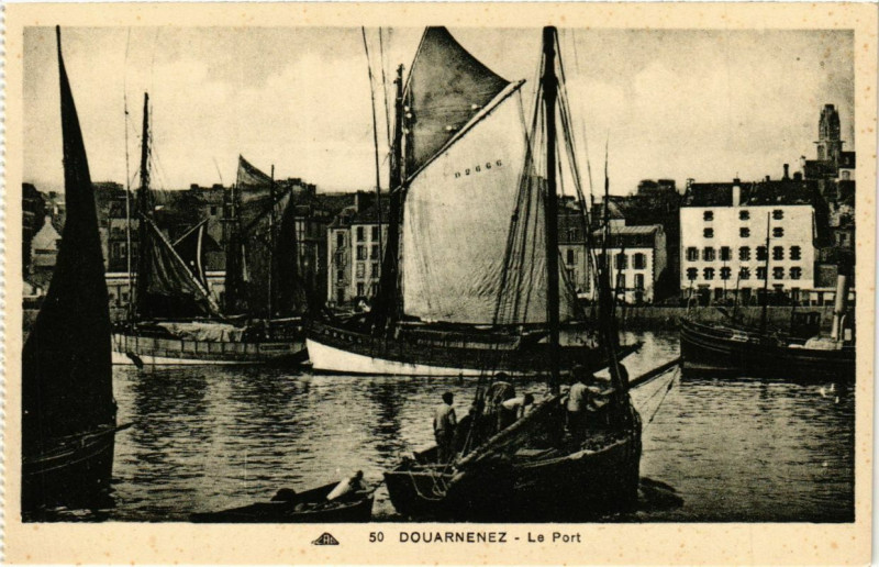 Carte postale ancienne Douarnenez - Le Port à Douarnenez