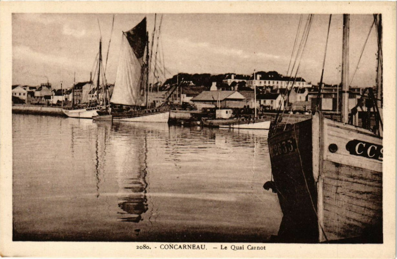 Carte postale ancienne Concarneau - Le Quai Carnot à Concarneau