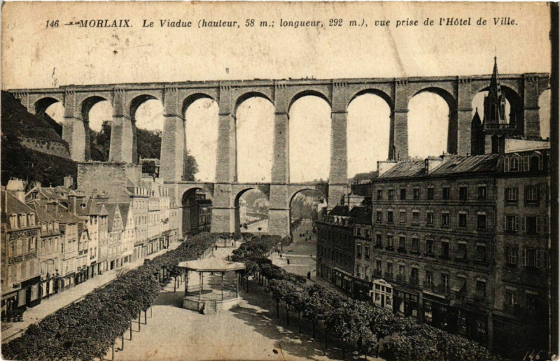 Carte postale ancienne Morlaix Le Viaduc vue prise de l'Hotel de Ville à Morlaix