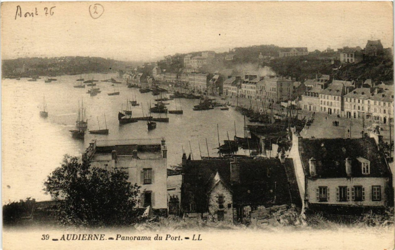 Carte postale ancienne Audierne - Panorama du Port à Audierne