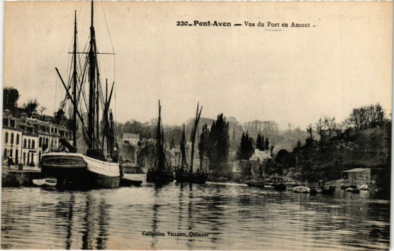 Carte postale ancienne Pont-Aven - Vue du Port en Amont à Pont-Aven