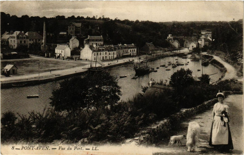 Carte postale ancienne Pont-Aven (Finistere) - Vue du Port à Pont-Aven