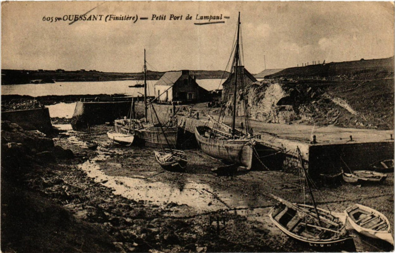Carte postale ancienne Ouessant-Petit Port de Lampaul à Ouessant