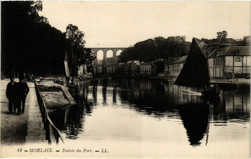 Carte postale ancienne Morlaix - Entrée du Port à Morlaix