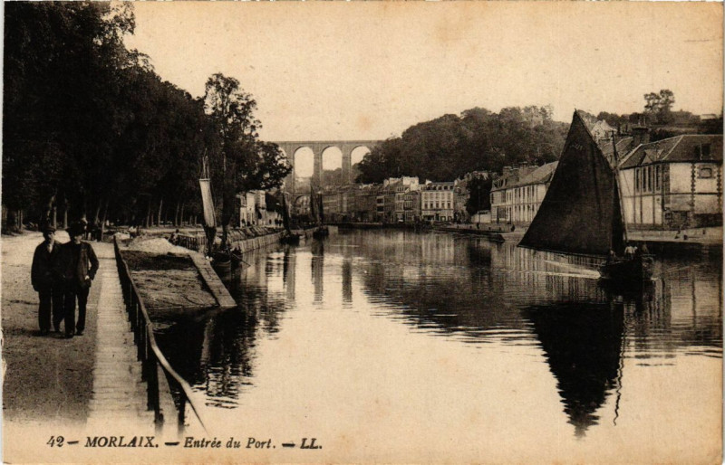 Carte postale ancienne Morlaix - Entrée du Port à Morlaix