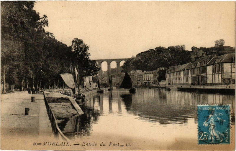 Carte postale ancienne Morlaix - Entrée du Port à Morlaix