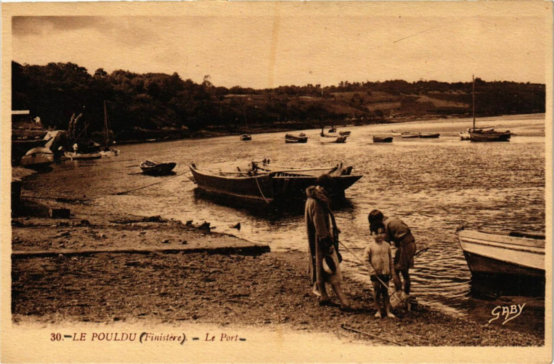 Carte postale ancienne Le Pouldu (Finistere) - Le Port
