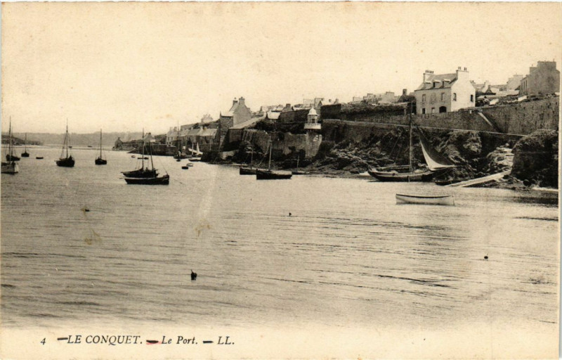 Carte postale ancienne Le Conquet - Le Port au Conquet