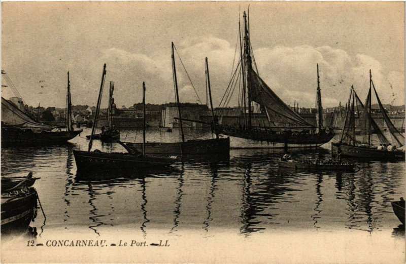 Carte postale ancienne Concarneau - Le Port à Concarneau