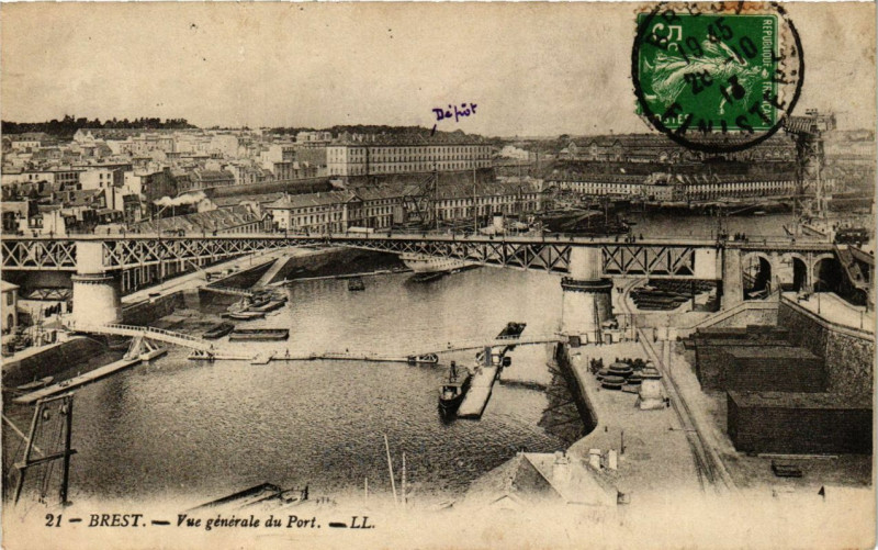 Carte postale ancienne Brest - vue générale du Port à Brest