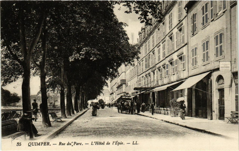 Carte postale ancienne Quimper - Rue du Parc - L'Hotel de l'Epée à Quimper